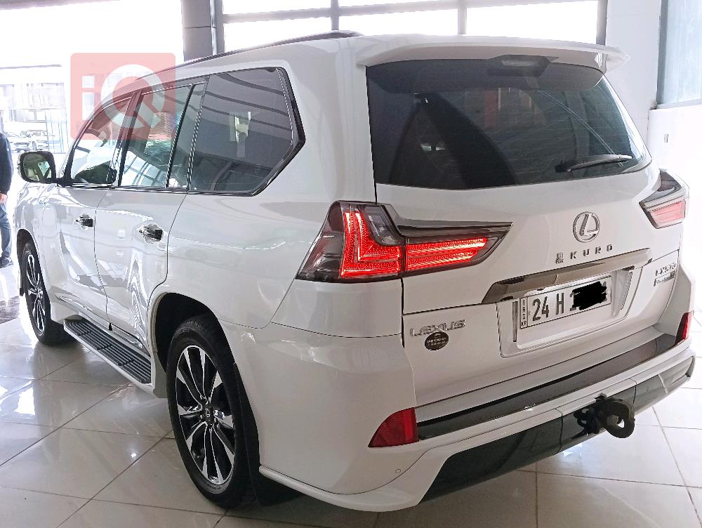 Lexus LX